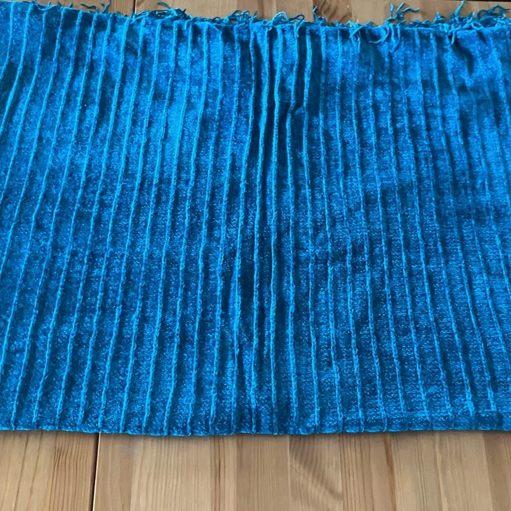NWT Women’s Blue Textured Scarf/Wrap/Throw Blue Fringe Scarf 30”